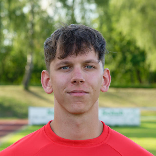 (11) Dominik Hahn