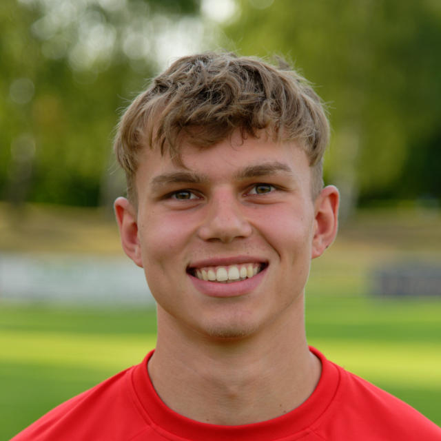 (13) Kevin Ortius